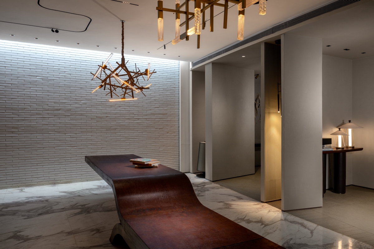 How walls, ceilings, and floors transform under thoughtful illumination